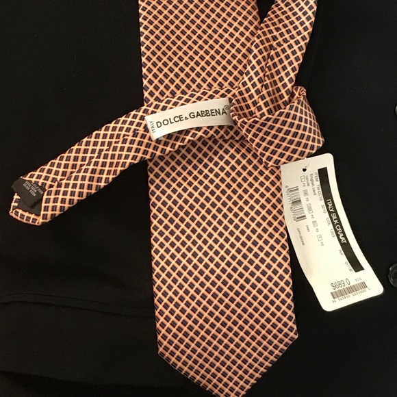 GIFTABLE🎁DOLCE & GABBENA SILK CREVAT (TIE) NEW IN BOX WITH TAGS RETAIL $700. - Picture 4 of 16